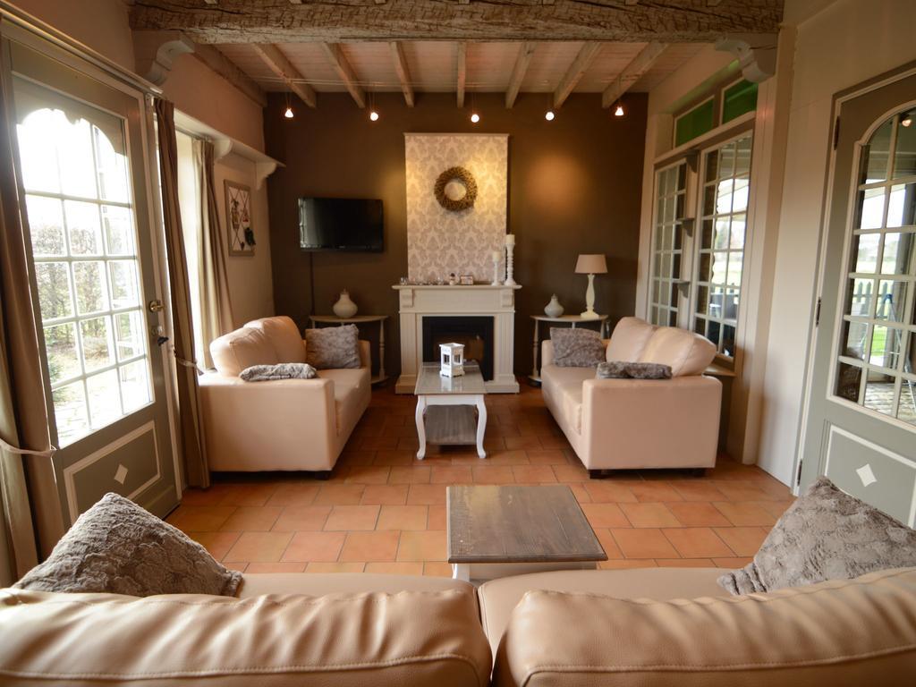 Charming Holiday Home In Zele Near The Forest ภายนอก รูปภาพ